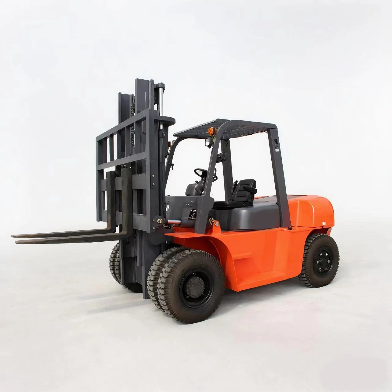 الرافعات الشوكية الكهربائية ببطارية 5 طن إلى 8 طن: تعمل بالليثيوم مع مشابك متعددة الوظائف للخدمات اللوجستية