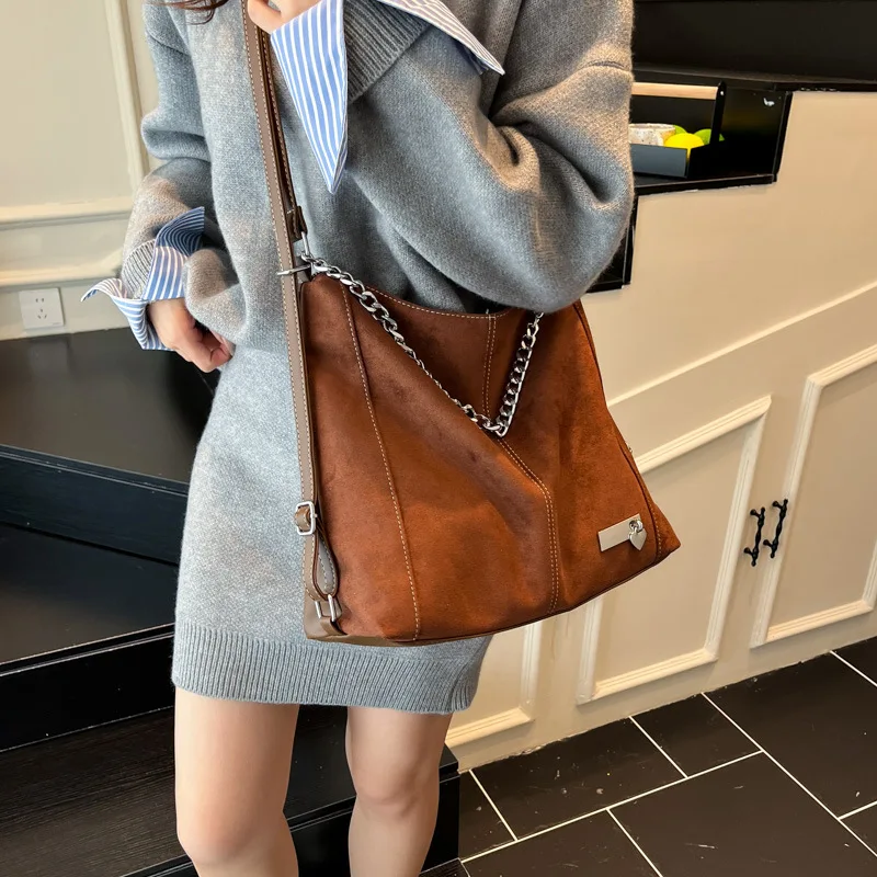 Sac fourre-tout Chic 2025 pour femmes, bandoulière élégante à poignée supérieure, sac à la mode avec pochette pour ordinateur portable pour les déplacements quotidiens et l'université ​