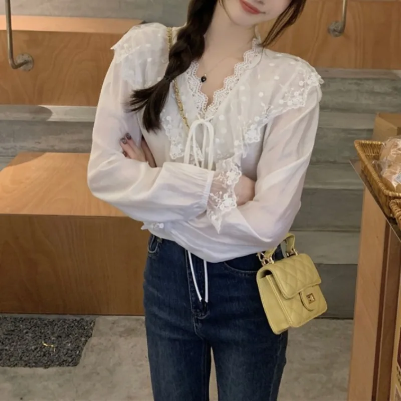 Women's 2024 Summer Pullover V-Neck Lace Ruffle Edge Lace Lantern Sleep Fashion Solid Color Sweet Versatile Long Sleeved Shirt