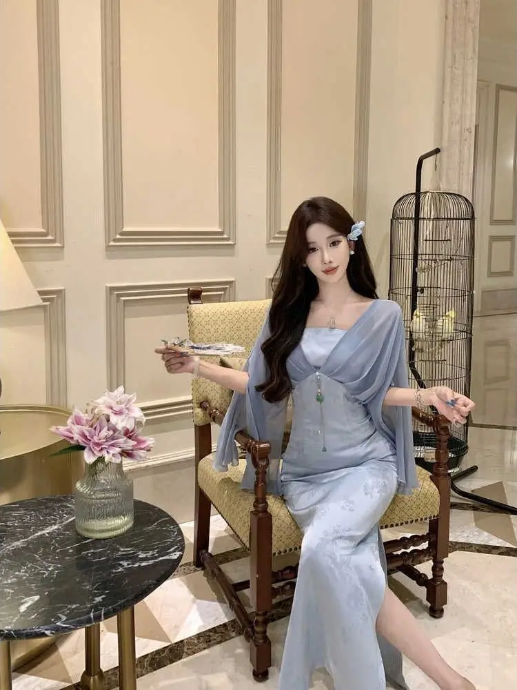 新しい中国風の青い袍ドレス女性のウエストを締める優しい国民風長袖ミディドレス日常着に