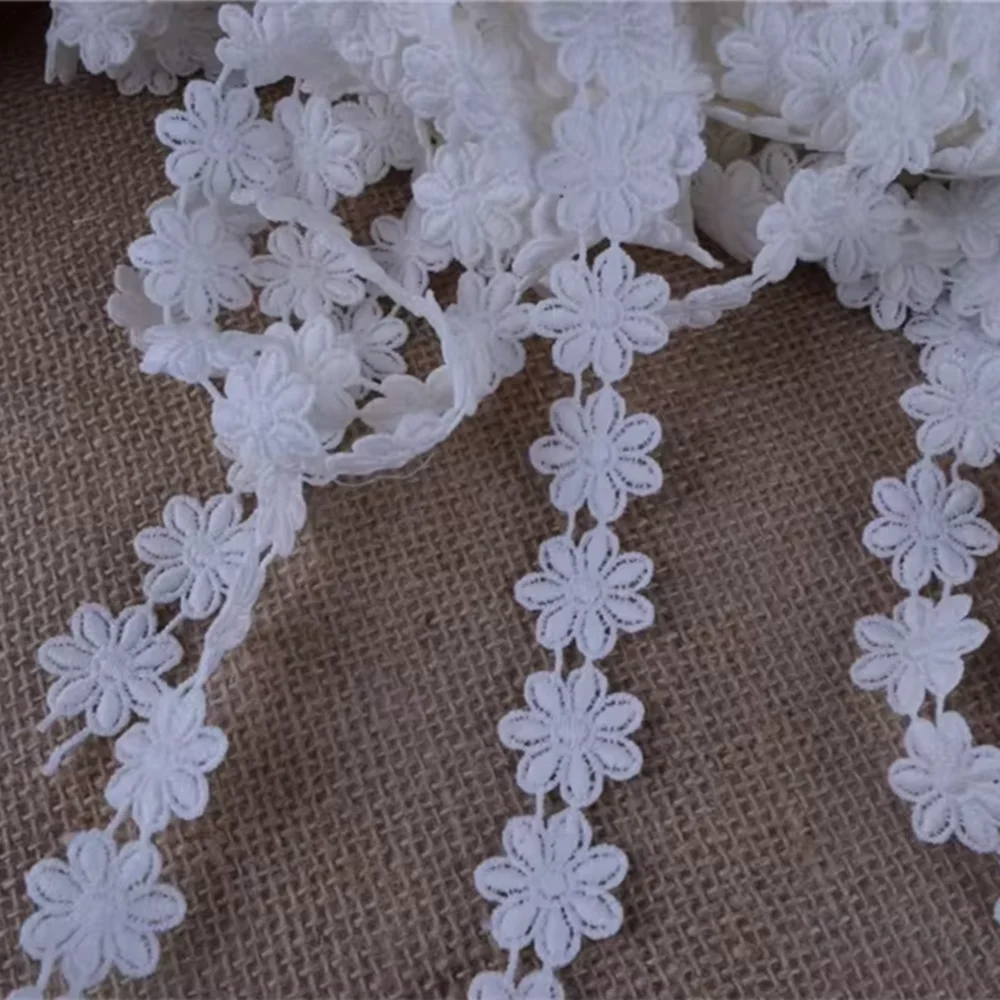 70yards  GOOD QUALITY cream White small  flower shape soft  Milk Silk Lace Applique  Wedding Trim  Size :2.5cm