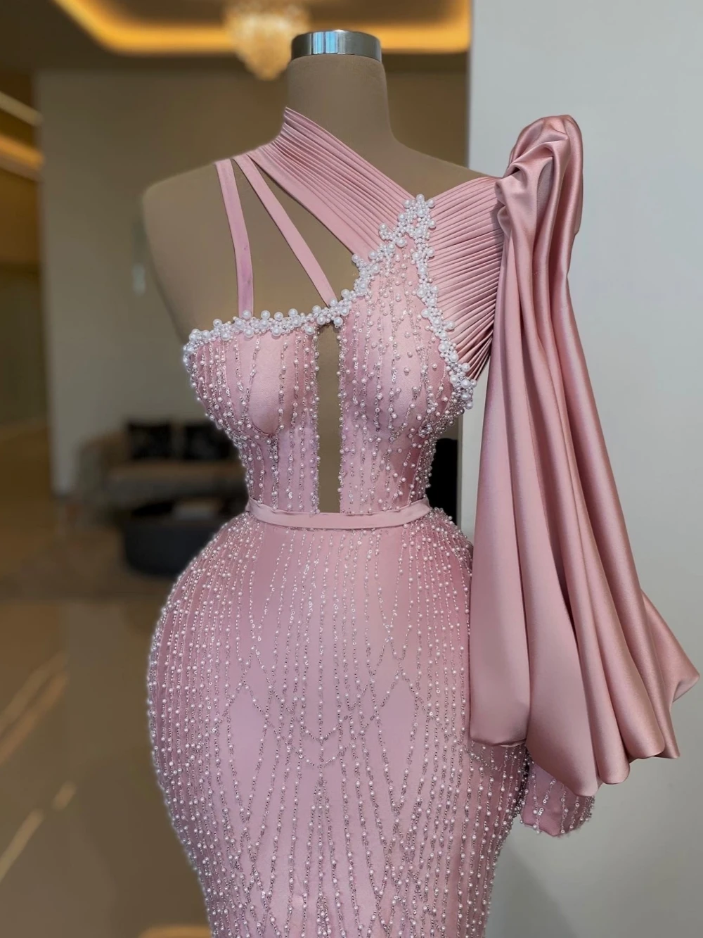 Современное платье на одно плечо для выпускного вечера блестящие коктейльные платья с жемчугом роскошное розовое прямое длинное вечернее платье
