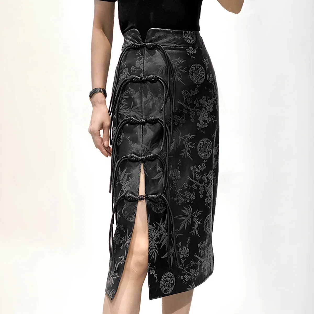 2023 Retro Chinese Style Buckle Slit Genuine Leather Skirt Printed Chinese Style Sheepskin Skirt E15