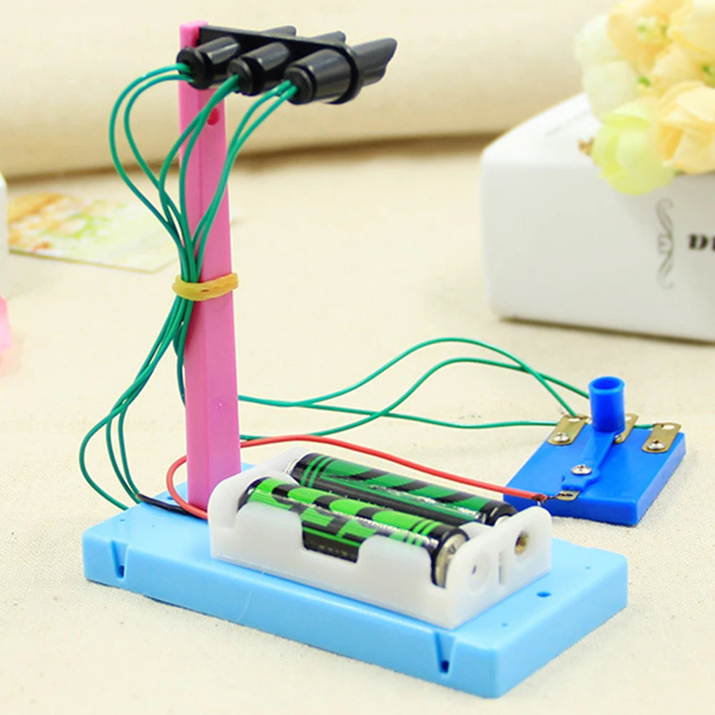 

DIY Traffic Light Mini Science Educational Making Material Without Train Children Practical Ability Observation and