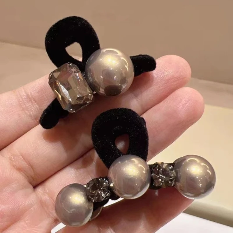 

New High-end Velvet Black Korean Version Gray Pearl Rhinestone bangs Claw Clip Fashionable Hair Clip