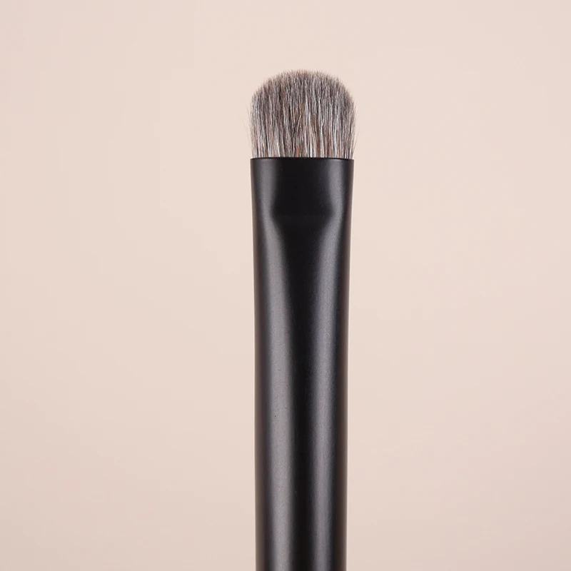 Yizhibi professional hand-made makeup brush face brush eye shadow brush Red Squirrel mixed with high quality goat hair.