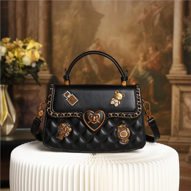 

Women's handbag 2026 autumn/winter new badge decoration high-end versatile diamond grid single shoulder crossbody bag