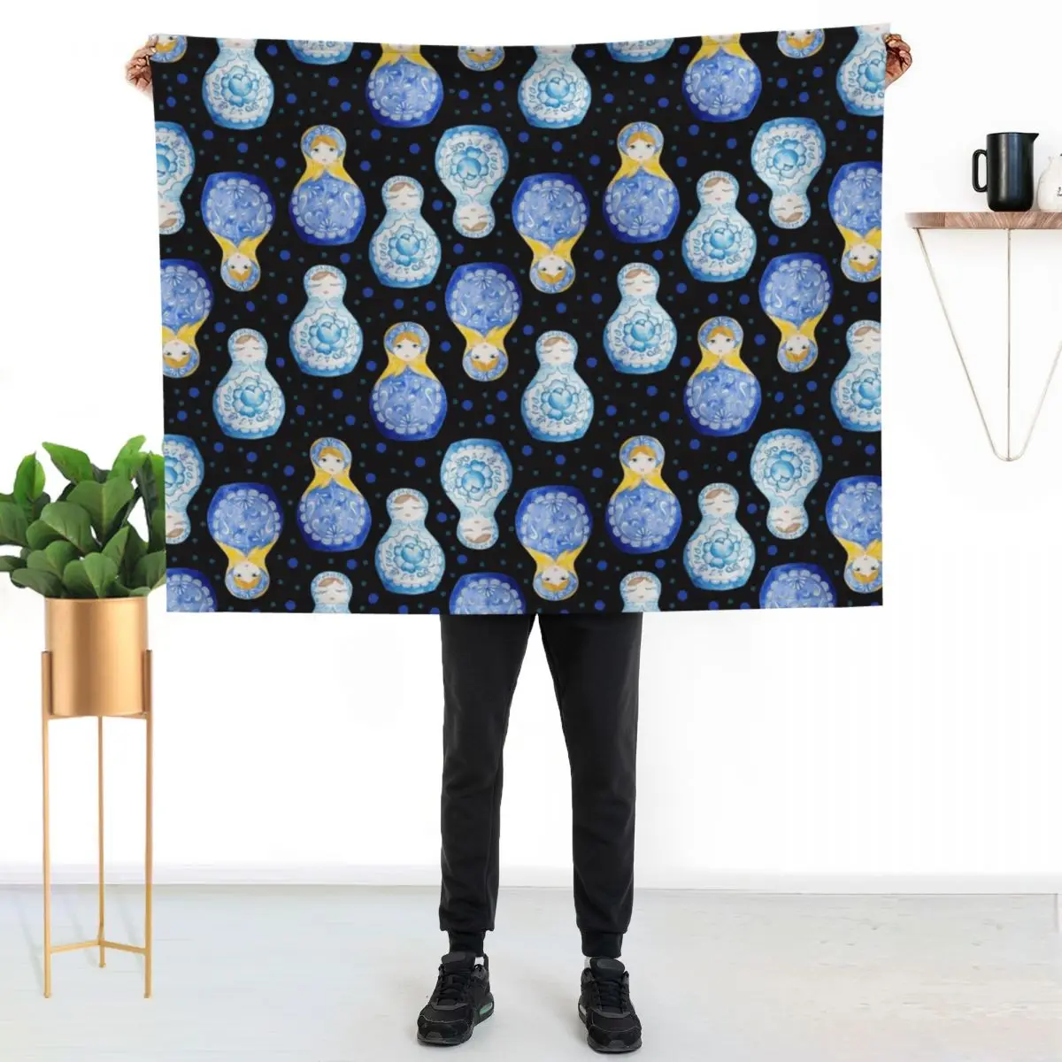 

Blue nesting dolls Throw Blanket Fade Resistant Durable Throw Blanket