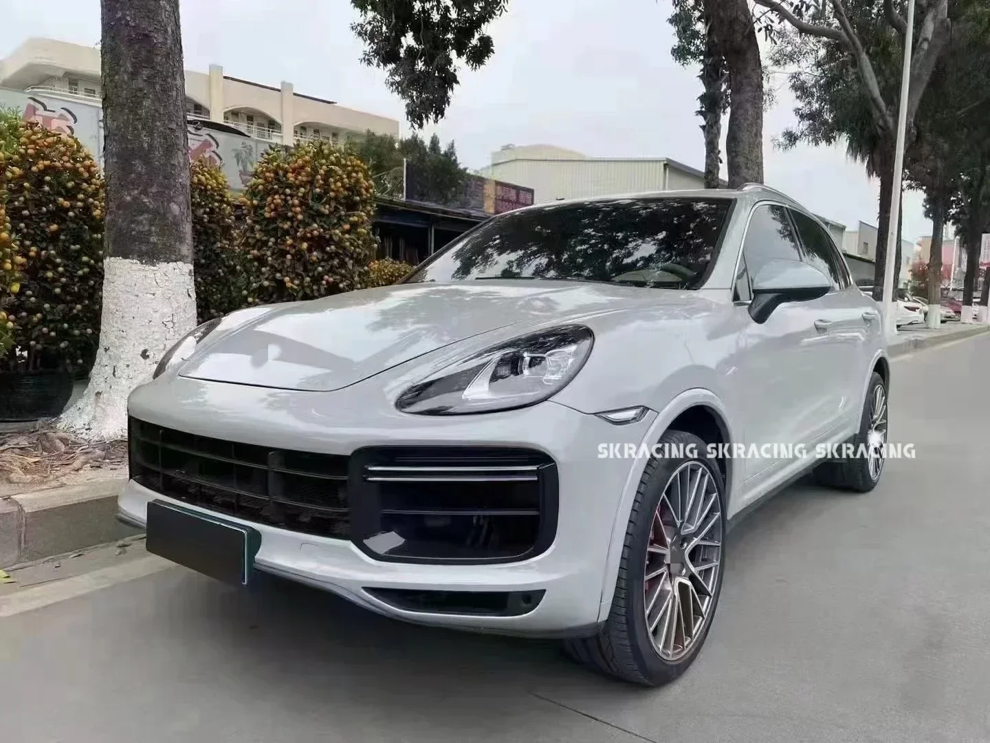 ممتاز أعلى جودة عالية الجودة المصد الأمامي الناشر عجلة قوس المصابيح الأمامية ترقيات 9Y0 توربو نمط الجسم أطقم لبورشه كاي