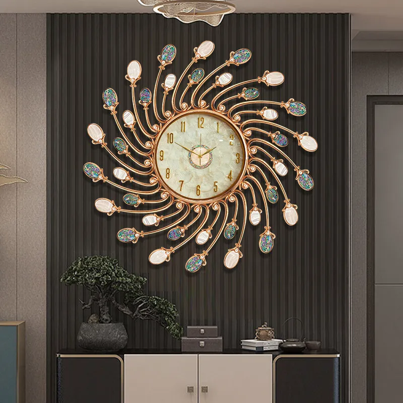 Light luxury sunflower wall clock living room silent decorative clock creative art atmosphere household high-end wall-mounted
