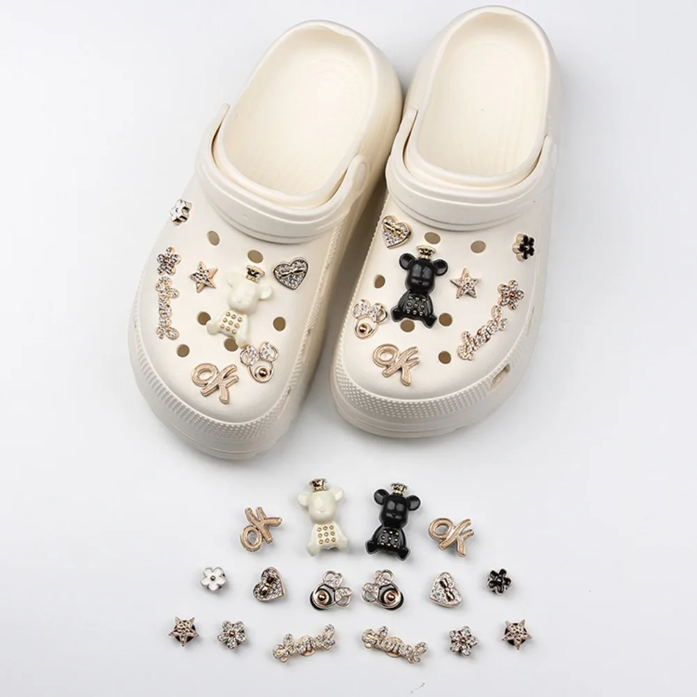 Fashion Xiangfeng Series Hole Shoe Charms Accessories Shoe Buckle Cute Cartoon Crown Bear 3D Shoes Flower DIY Shoes Decorations