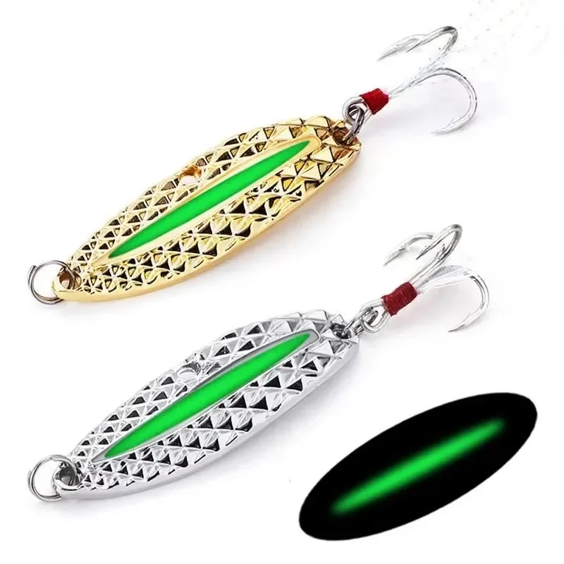 1-4Pcs Metal Luminous Spinner Spoon Fishing Lures Night Tackle Sequins Bait Noise Paillette With Feather Treble Hook