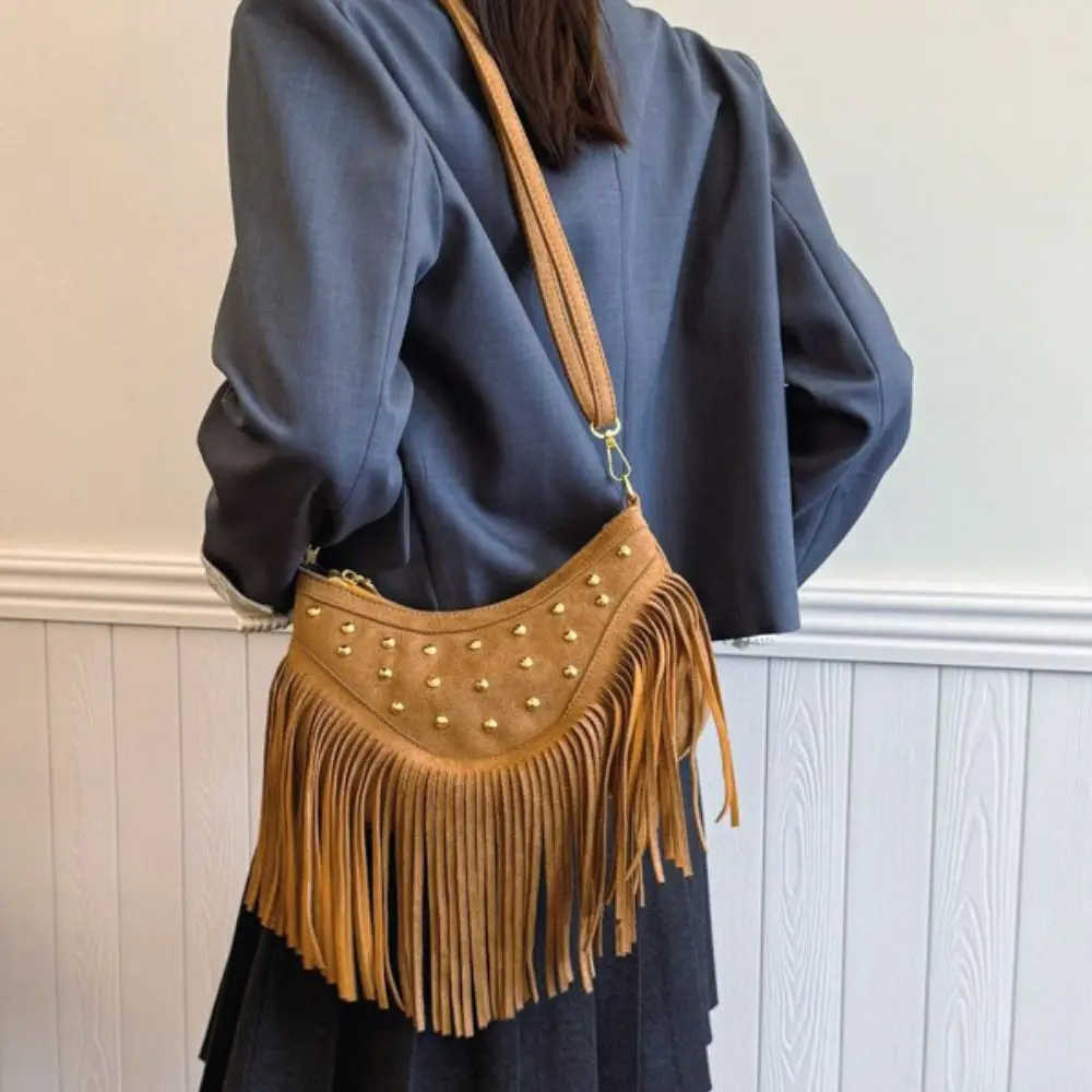 

Korean Style Tassel Shoulder Bag Vintage Rivet Suede Crossbody Bag PU Leather Large Capacity Ethnic Style Handbag Outdoor