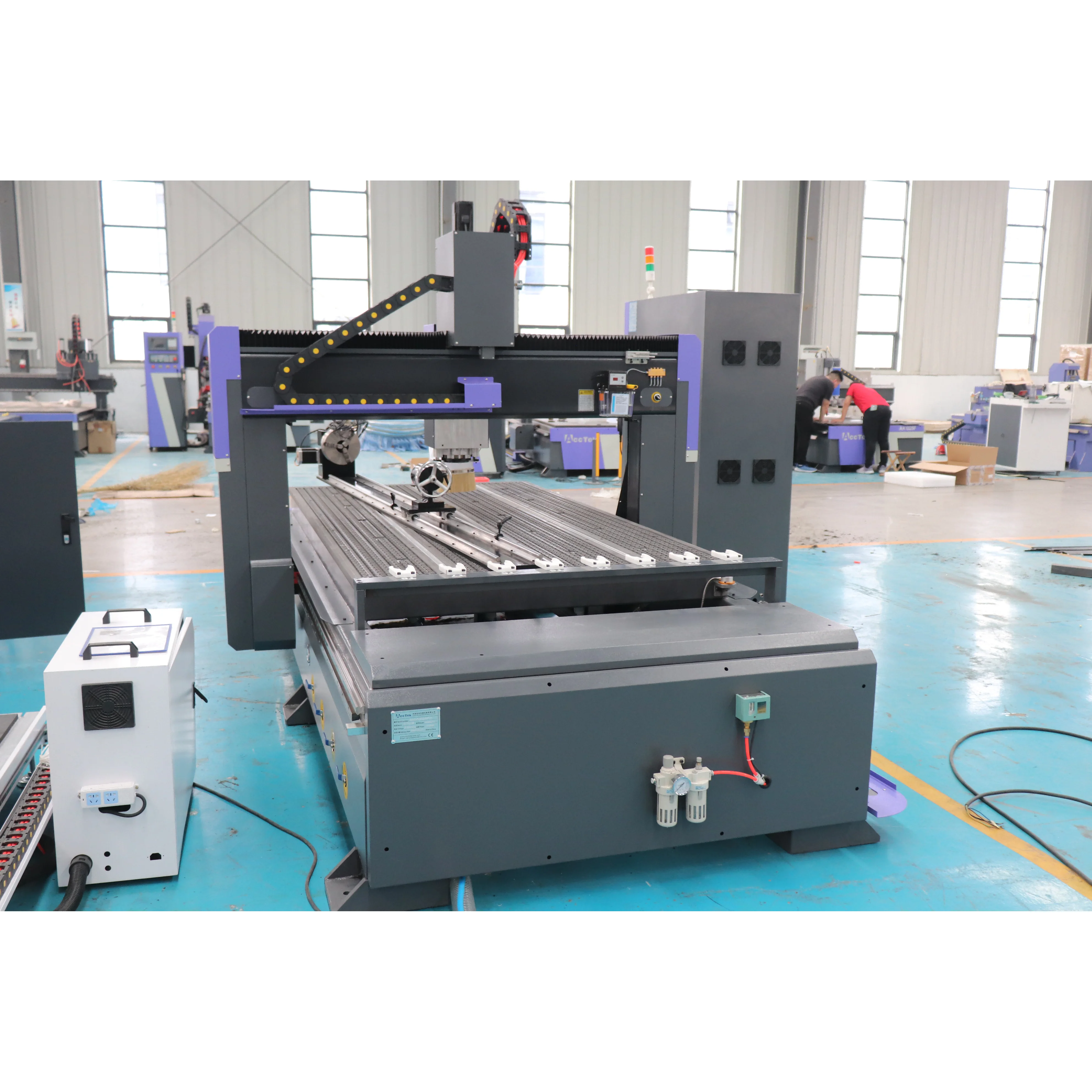 Acctek cnc escultura máquina yaskawa motor drive 380v carpintaria adota a máquina de gravura em madeira com eixo de refrigeração de ar atc