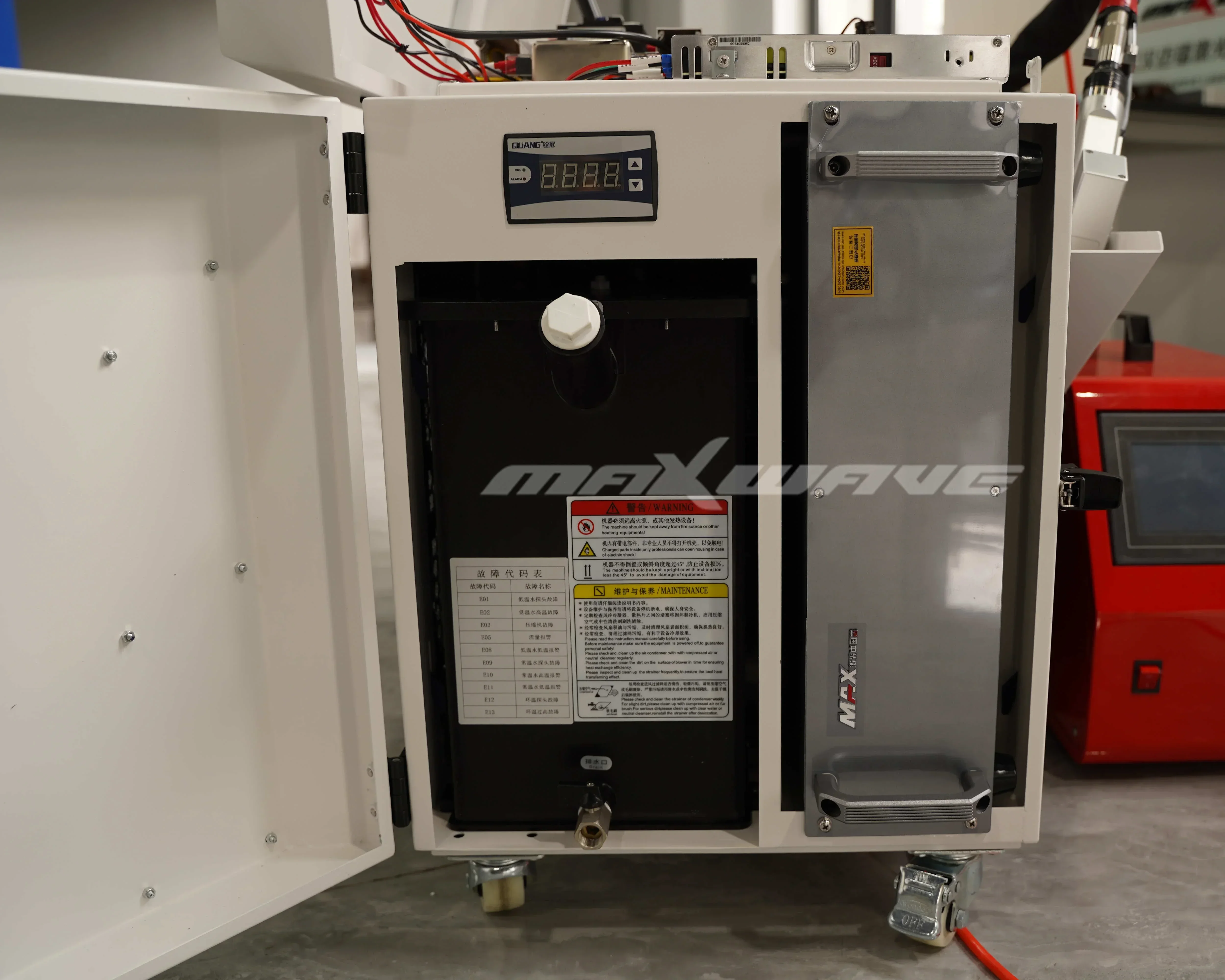Automatic Laser Welding Machine Price 4 in 1 Laser Welders Wavelength range 1080±10 nm For Metal Stainless Steel