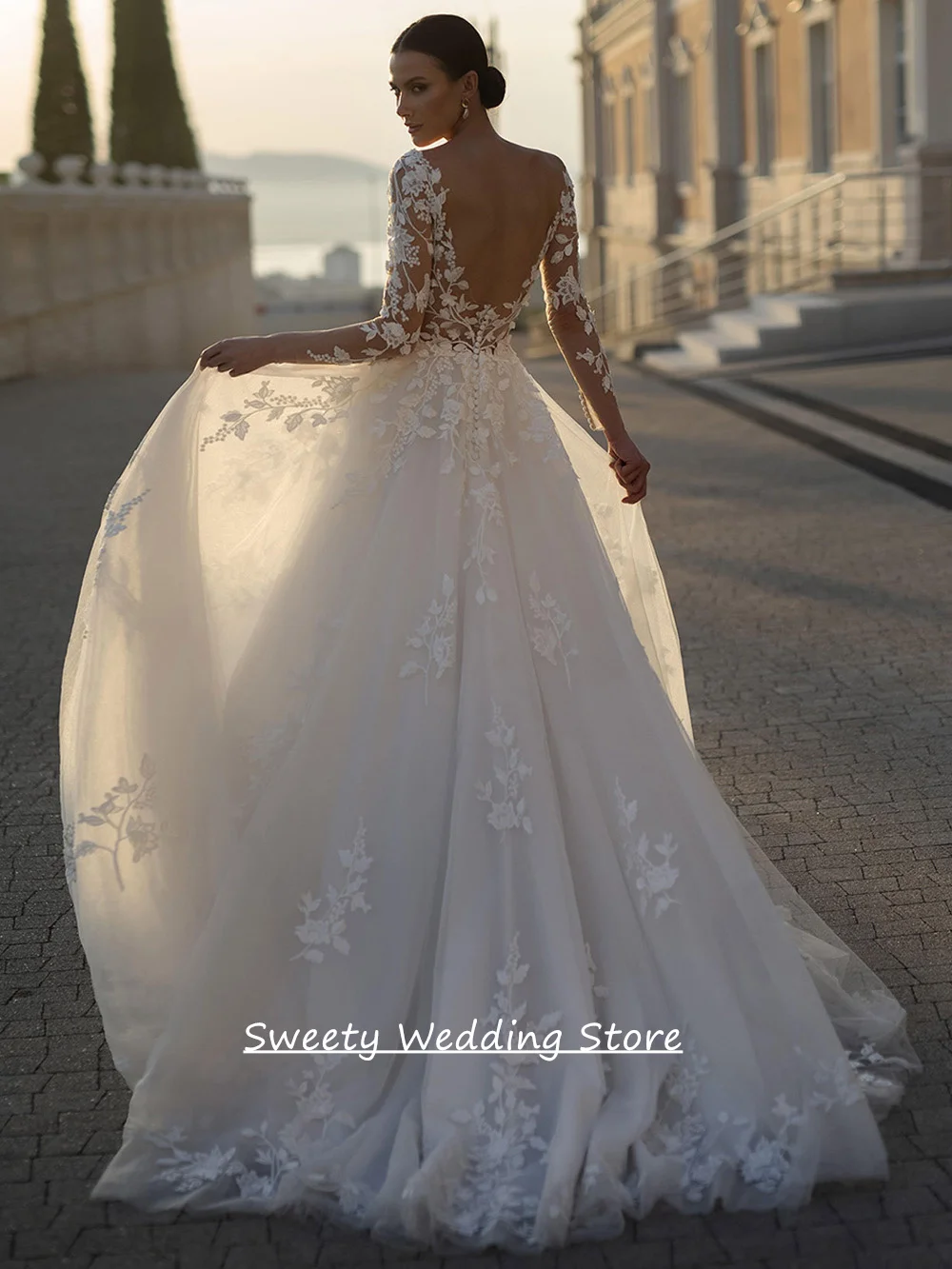 High Quality Wedding Dress Customized Long Sleeves V Neck Lace Applique Sweep Train Illusion Bride Bridal Gown Robe Mariee