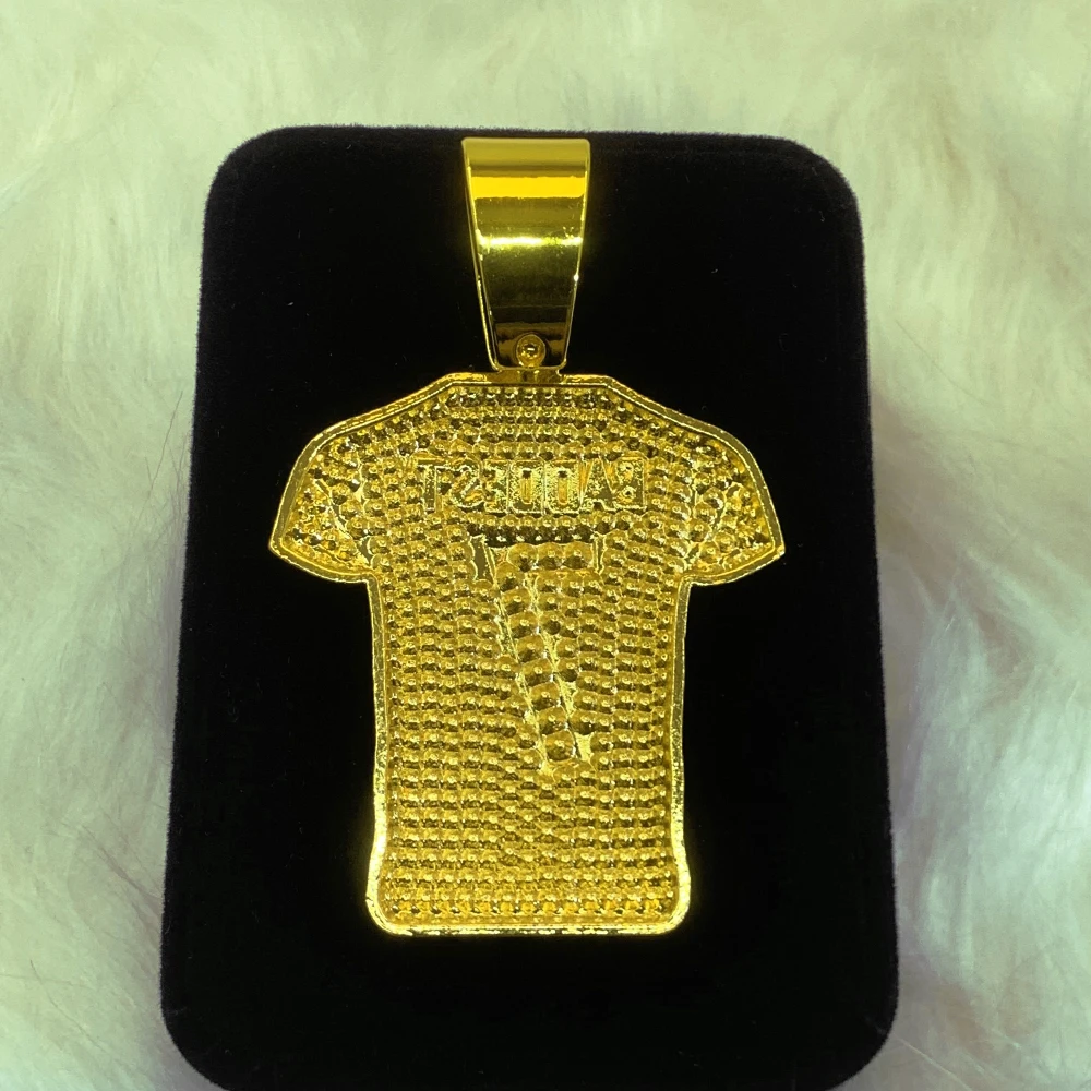 High end custom Cuban necklace, diamond inlay, size 7 jersey pendant, luxurious gold-plated, hip-hop street culture decoration