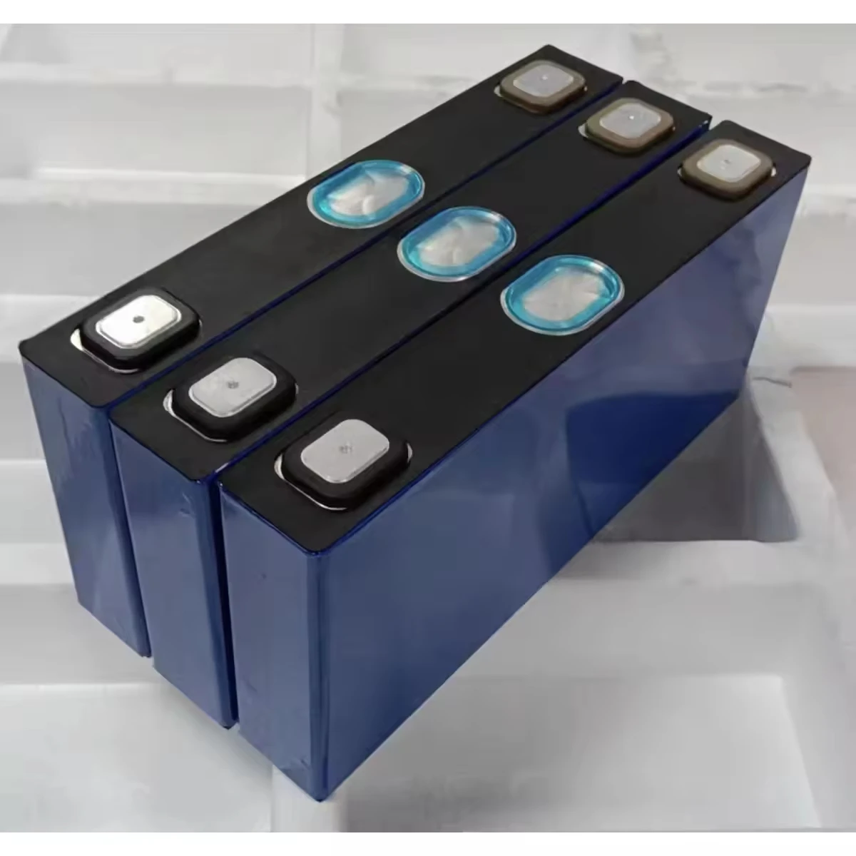 4pcs Victpower Cell 3.7V 117Ah High Capacity NCM Lithium-ion Rechargeable Battery for Scooter Electric Boat Forklift EV RV