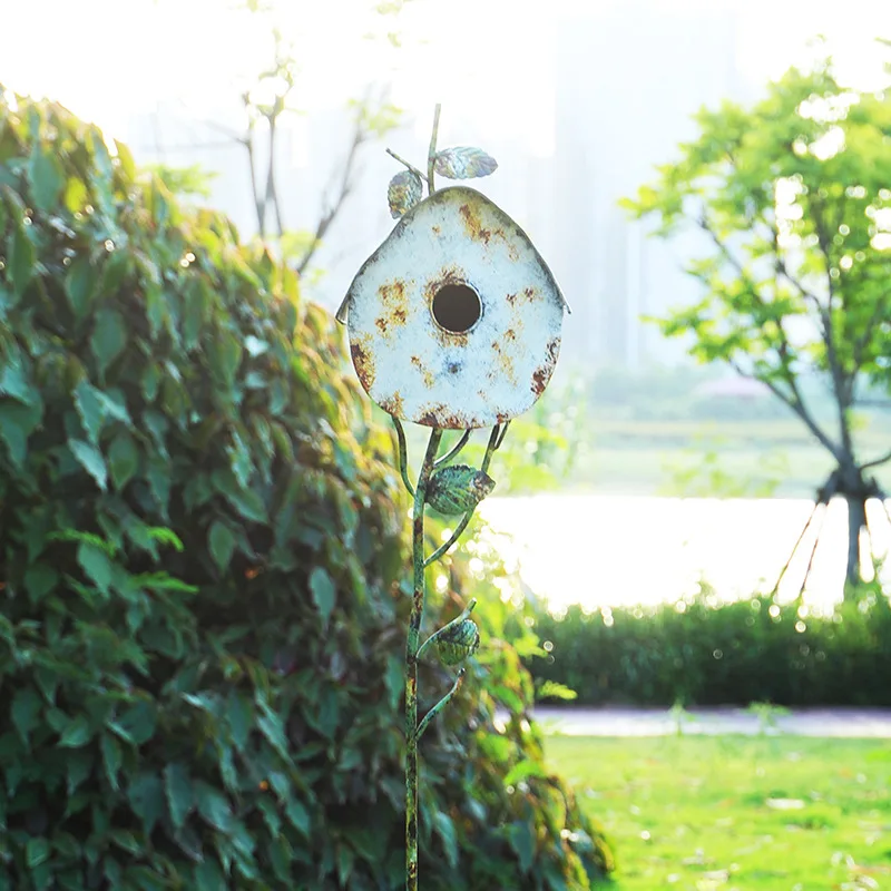 Retro and old outdoor rust-proof floor insert climbing vine frame bird's nest, garden courtyard villa bracket decoration
