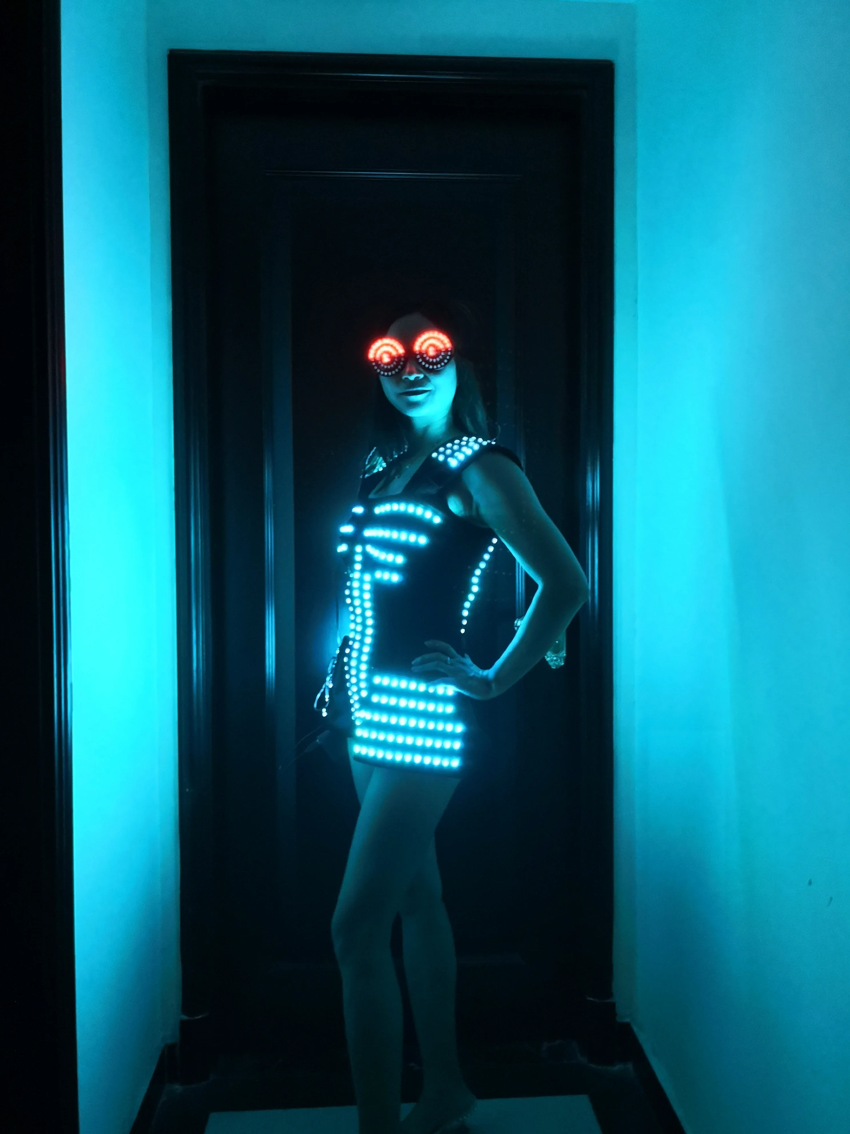 LED السيدات GOGO الرقص LED زي الفتيات تضيء فستان تأثيري بذلة متوهجة الزي ملهى ليلي تأثيري بذلة
