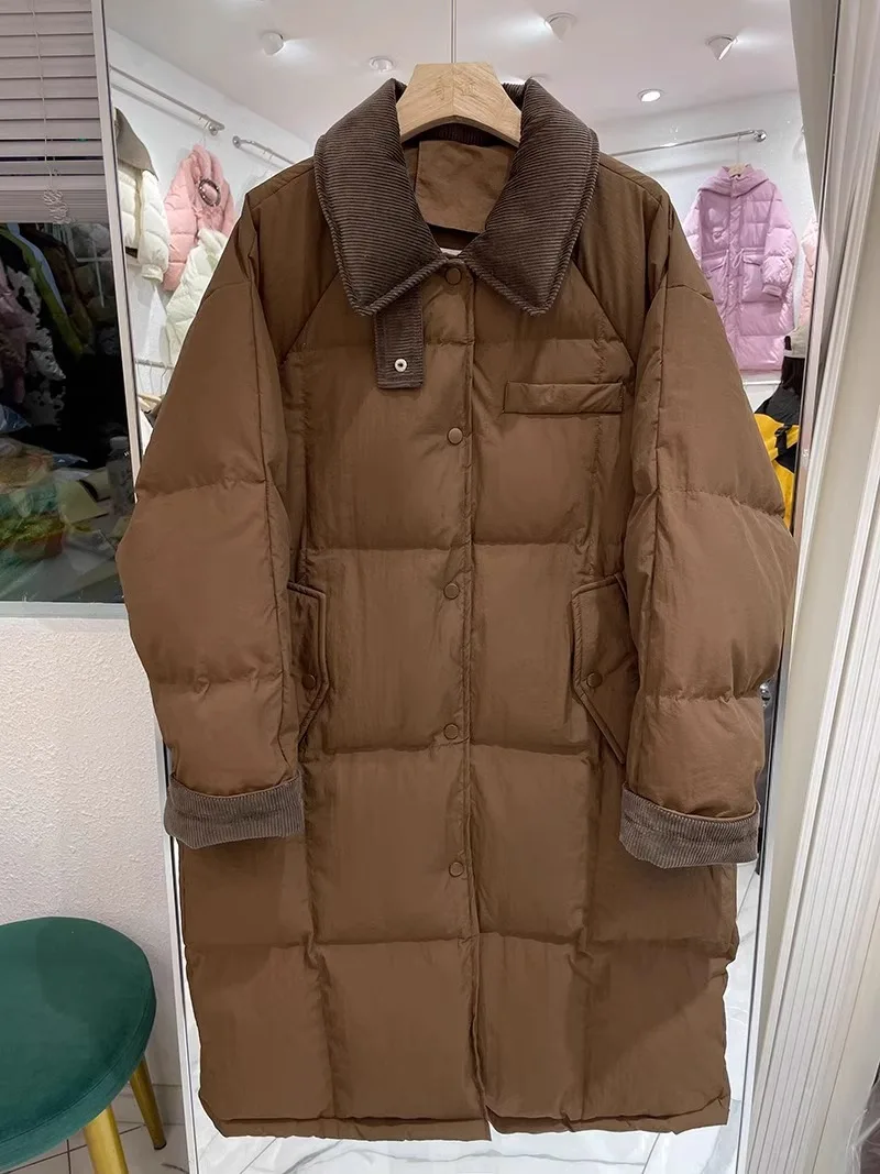 

Утепленное хлопковое пальто женское зимнее свободного кроя из вельвета с цветными вставками, на хлопковом наполнителе, с длинными рукавами, воротником, средней длины