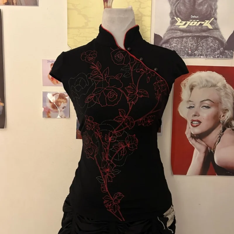 2026 Summer Embroidered Cheongsam Top Stand up Collar Pan Buckle Sleeveless Slim Fit Spicy Girl Style