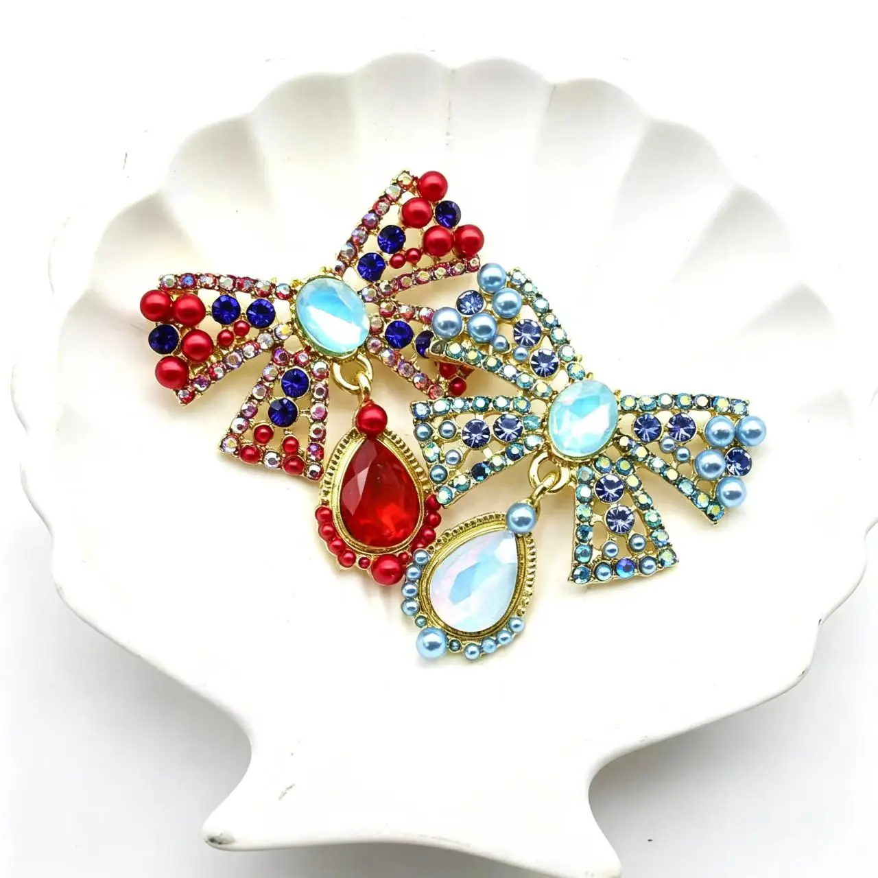 Gold Alloy Bow Crystal Rhinestone Brooch 42×47mm Faux Pearl Bow Decor Patch 2 Pcs/Pack Party Costume Garment Accessories