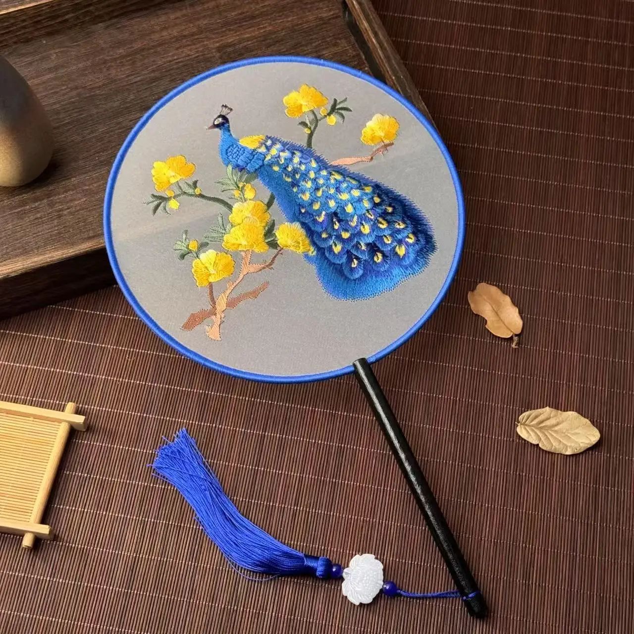 Chinese Style Classical Embroidery Group Fan Gifts Cheongsam Catwalk Photo Props Stage Performance Show Dance Party Round Fan
