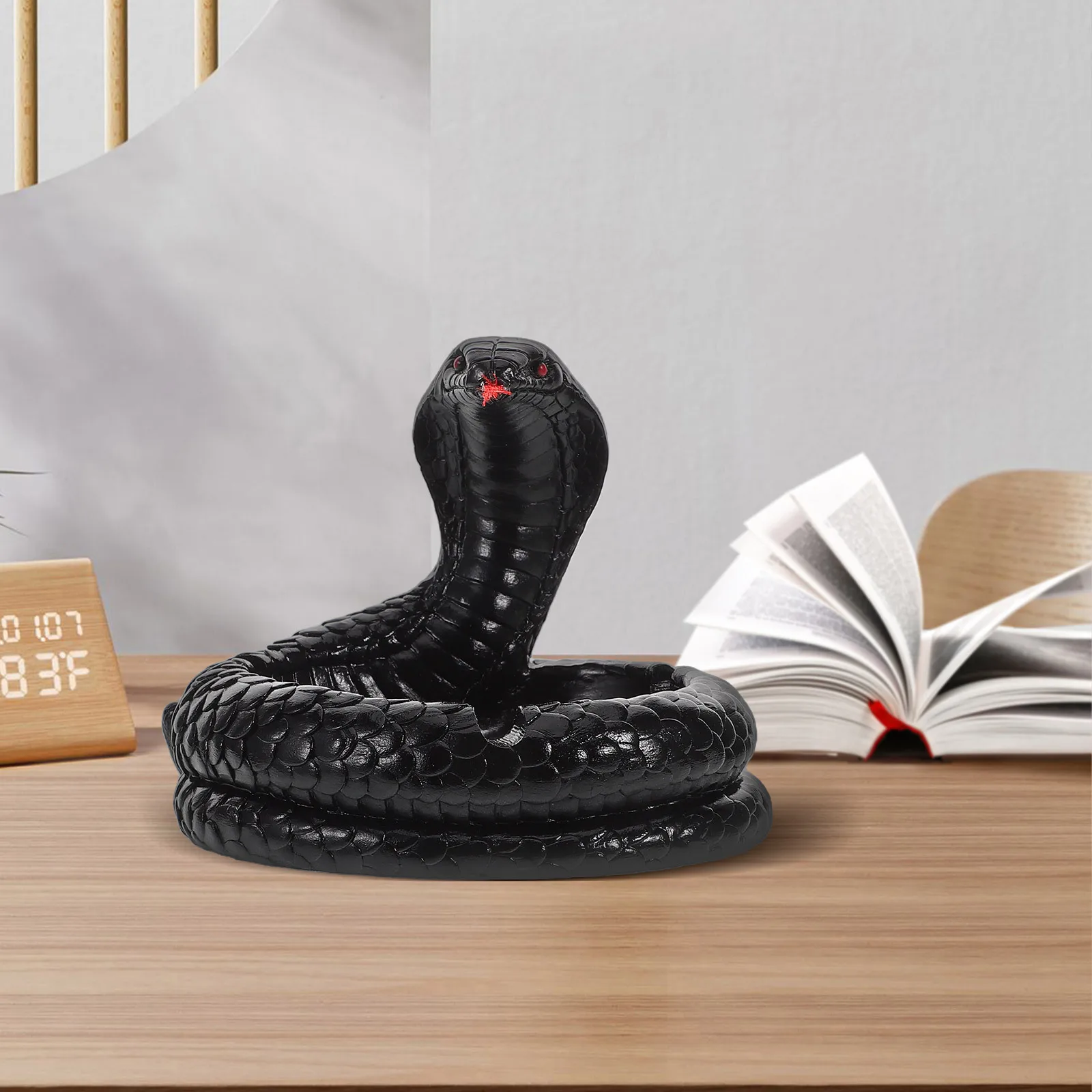 

Cobra Ashtray Vintage Windproof Tray Resin Desktop Ornament Creative Design Unique Present For Him Home Decor