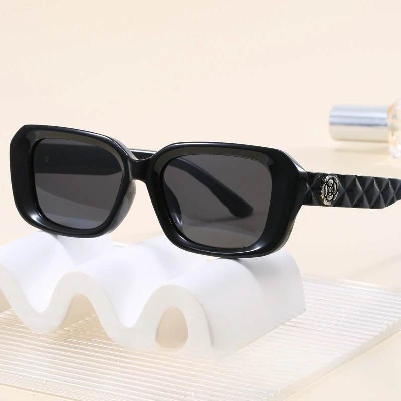 

​​2025 New Retro Small Square Sunglasses Women, Polarized UV400 Slimming Face Acetate for Street Style & Driving​​