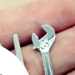 Juego de herramientas de alicates de llave ajustable de aleación en miniatura para casa de muñecas, modelo de reparación para decoración de casa de muñecas, juguetes para juego de imitación, 5 uds., 1:12
