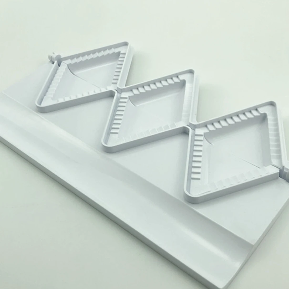 ABLK Kitchen Tools Dumplings Maker 3 Triangle Mould for Pierogies Press Samosa Ravioli Dumpling Pie Empanada Meatball Maker