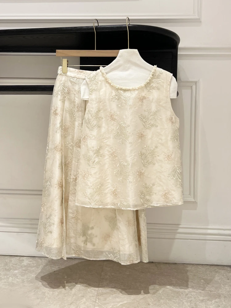 

Fashionable Embroidered Sleeveless Top And High Waist Skirt Set for Women Summer Slimming Half-length A-line Skirt Ensemble