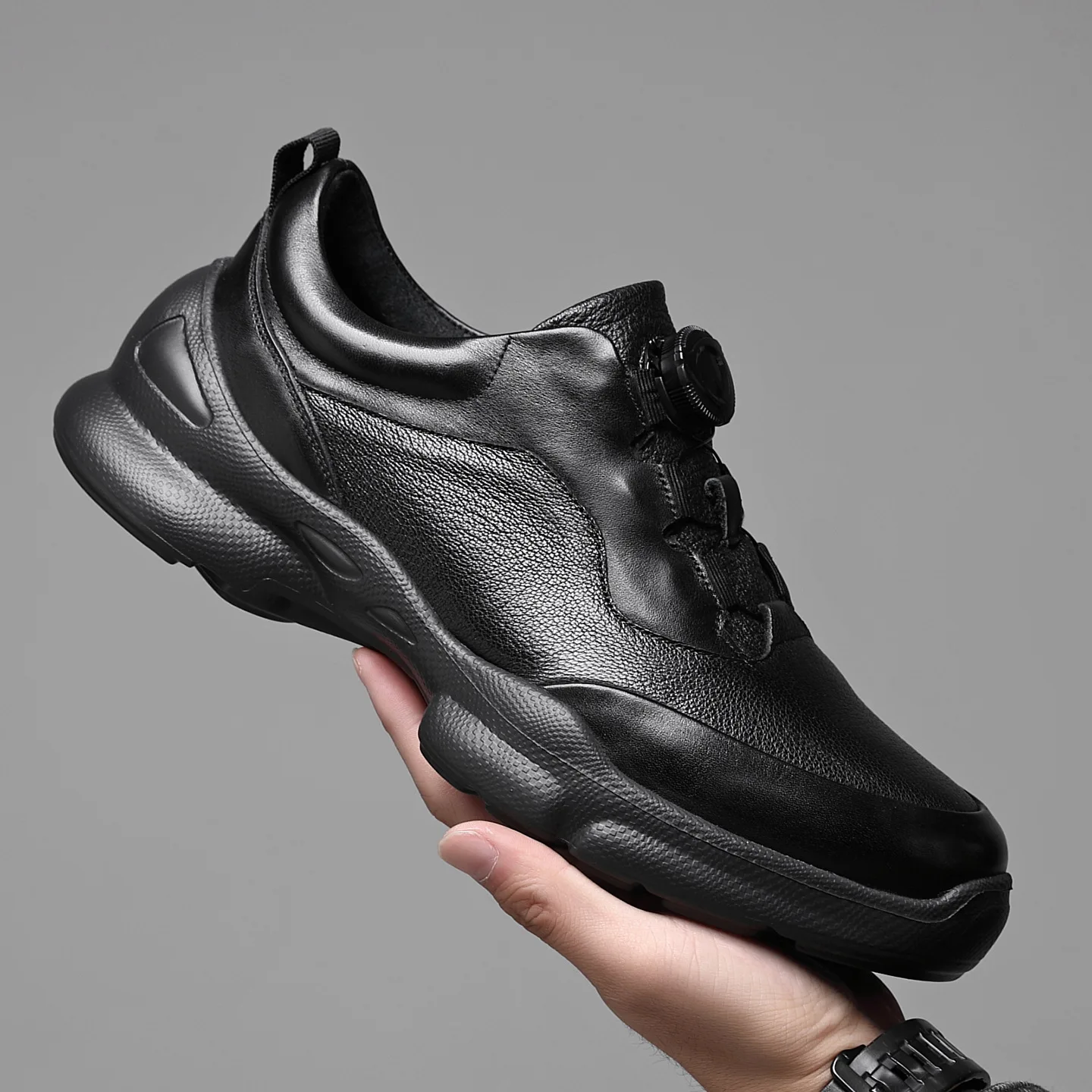 Light + Soft 2026 New Outdoor Jogging Versatile Casual Shoes Leather Light Bottom Comfortable and Warm Men's Sports