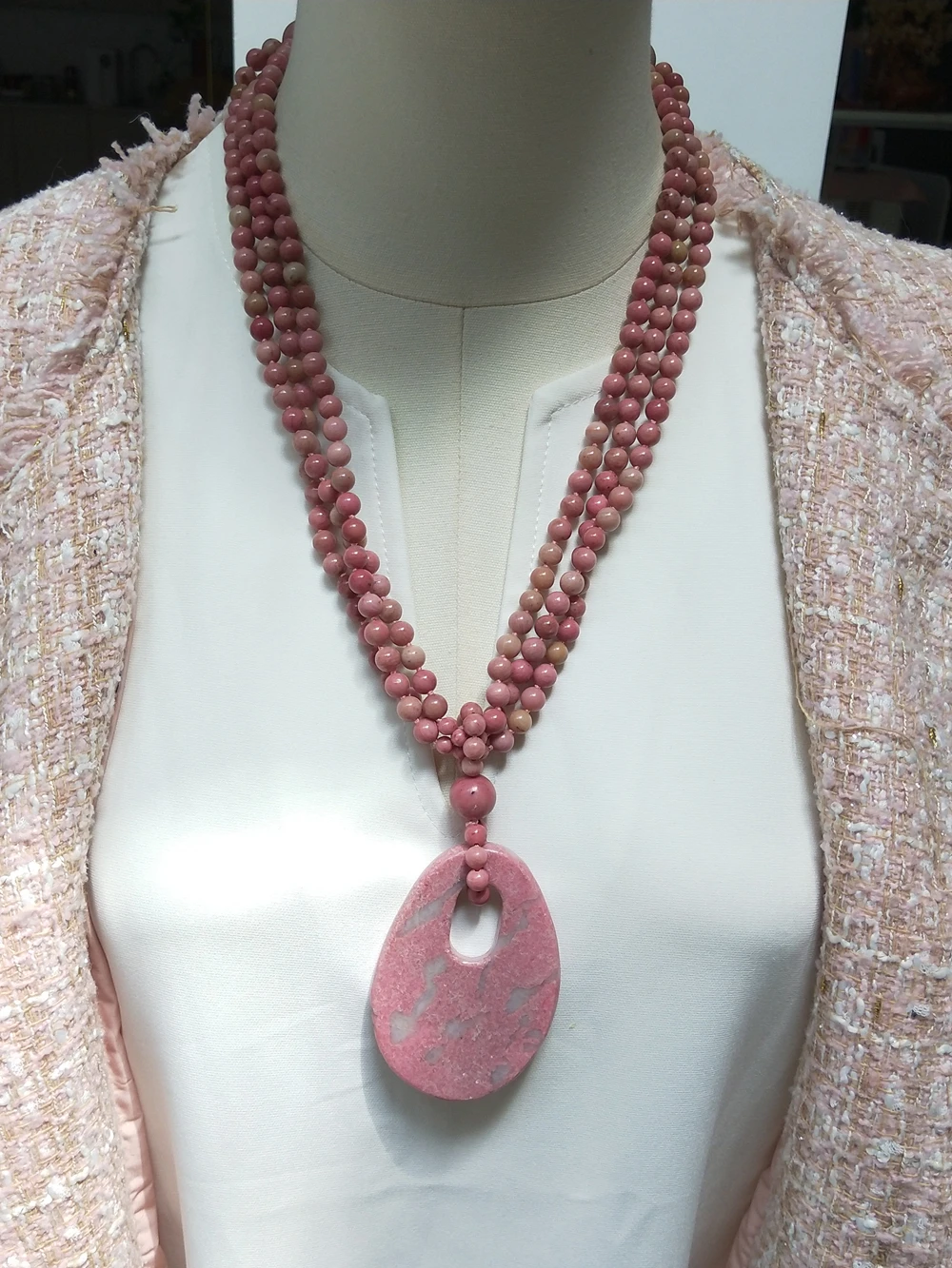 

Lii Ji Real Stone Pink Necklace Rhodonite Statement Necklace 55-60cm Women Jewelry Gift