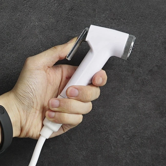 ABS 휴대용 비데 스프레이어 세트 핸드헬드 화장실 비데 리트랙터블 스프링 호스 어댑터 무료 장착 브래킷 스위치 청소 도구