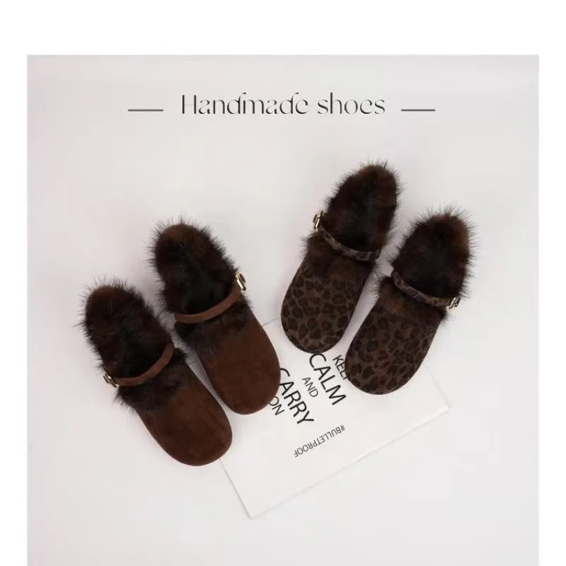 أحذية ريترو مسطحة من فراء الفهد للنساء 2025 شتاء صوف دافئ ماري جين حذاء فردي من القطن