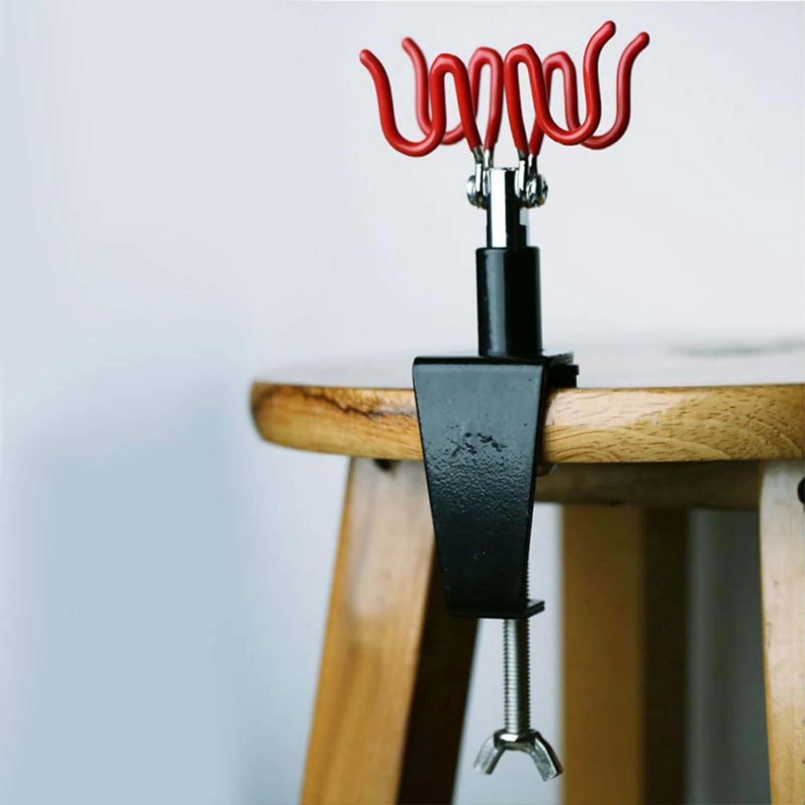 Clamp-Mounted Spray Holder Space-Saving Spray Holder with C-Shaped Clamp Tabletop Heavy-Duty for Painting Station