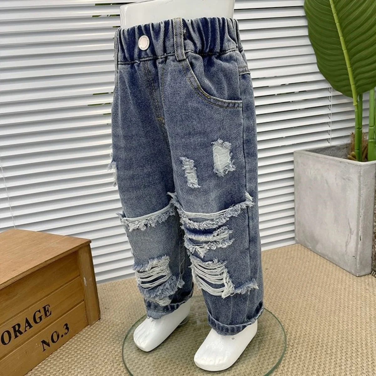 2025年春と秋の子供用パンツ、男の子用ダメージジーンズ、薄手の夏用ベビーパンツ、子供服、子供用ズボン、ジーンズ