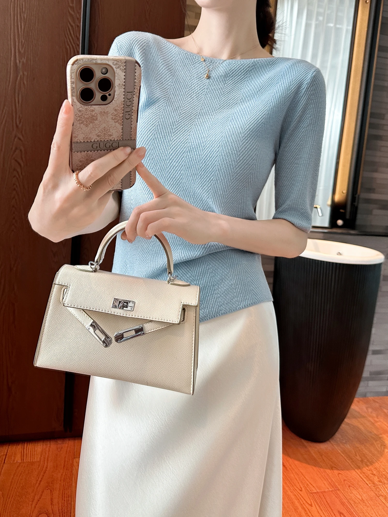 

You See Seamless Soft Texture Blouse in Light Blue Knitted Women's Regular Fit Comfortable Breathable round Neck Top