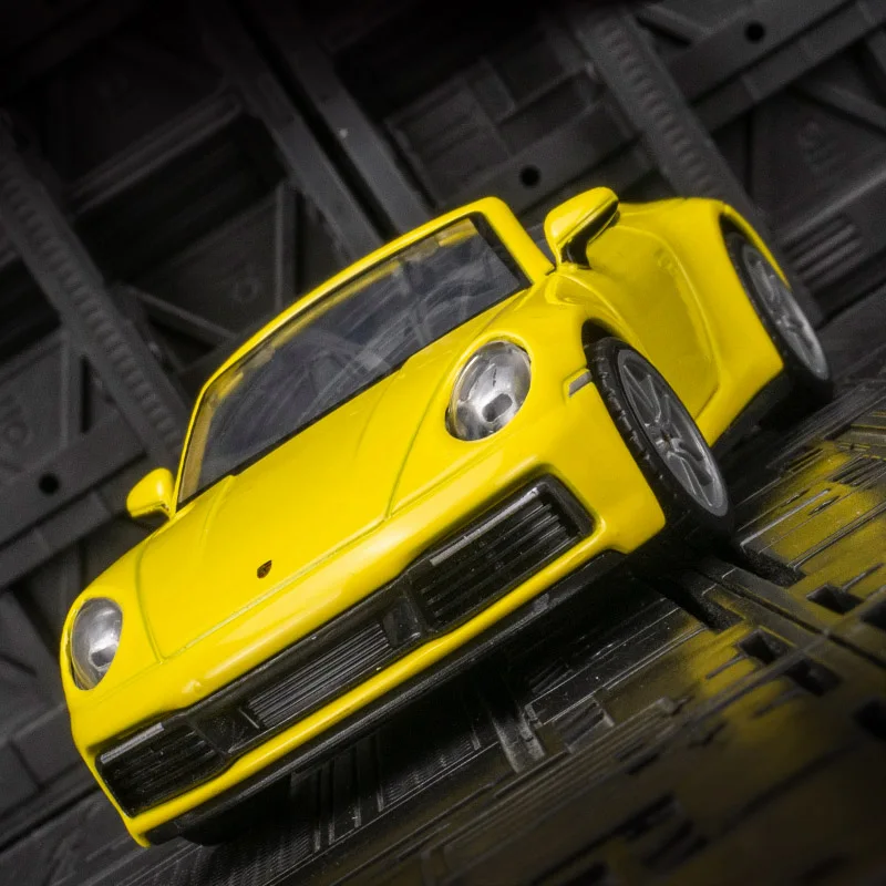 

1:32 модель автомобиля из сплава Porsche Carrera, коллекция украшений, 2-дверная, может открыть акустооптический игрушечный автомобиль с откатным механизмом, тонкое качество изготовления