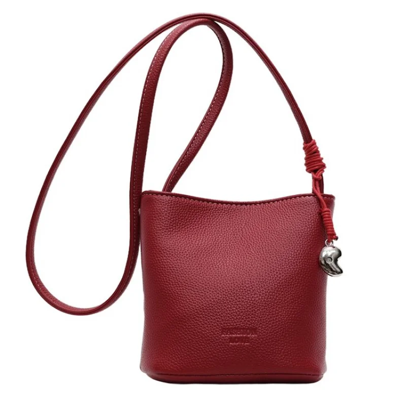 

Elegant Classic Leather Tote Bag Messenger Style Paris Fashion Large Capacity Best For Commuter Women