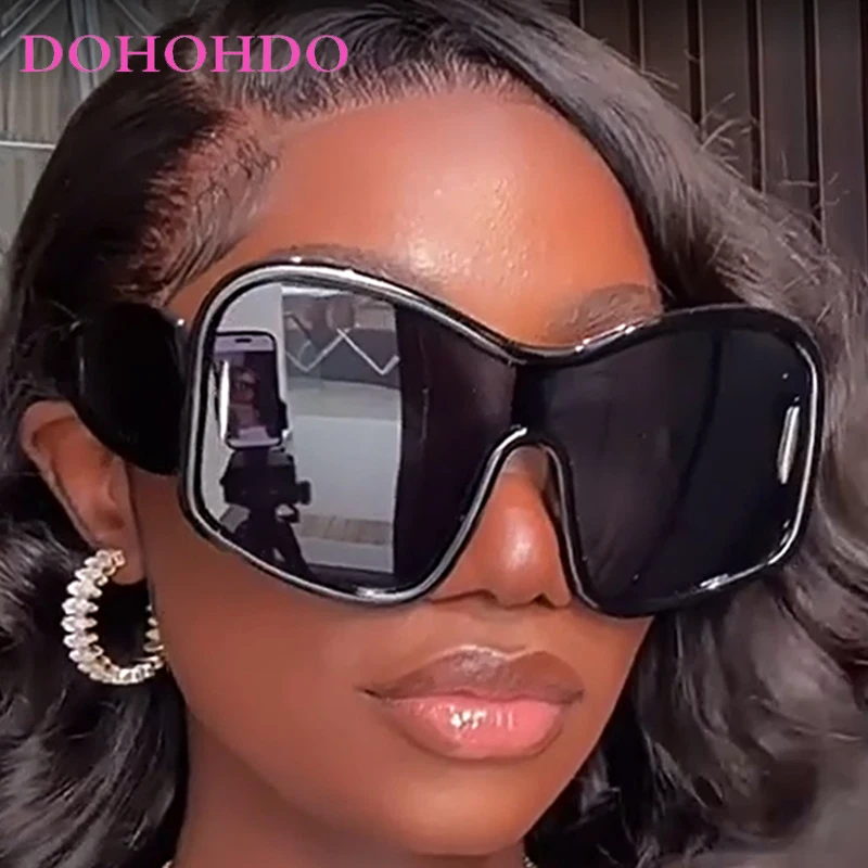 

2025 Luxury Oversized Irregular Punk Sunglasses For Women Men Retro Rivets Windproof Goggles Trending Shades UV400 Eyeglasses
