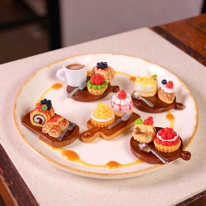 ชุดของเล่นเค้กขนมหวานจิ๋วสำหรับบ้านตุ๊กตา 2 ชิ้น/ชุด อุปกรณ์ตกแต่งครัวจิ๋วสำหรับบ้านตุ๊กตา ของเล่นเสริมสร้างจินตนาการ