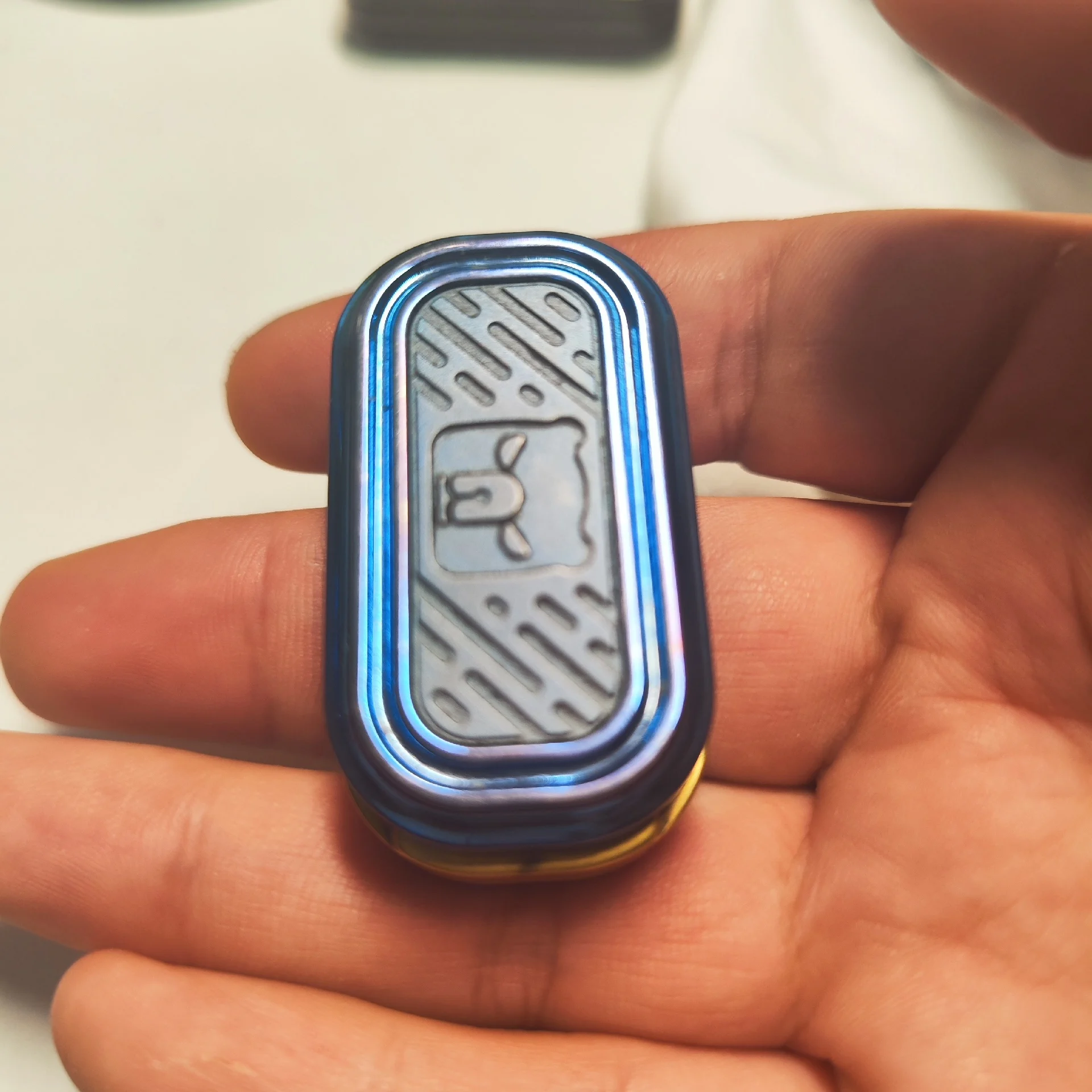 

01edc Promotes First Generation Titanium Shell+Brass Dense Track