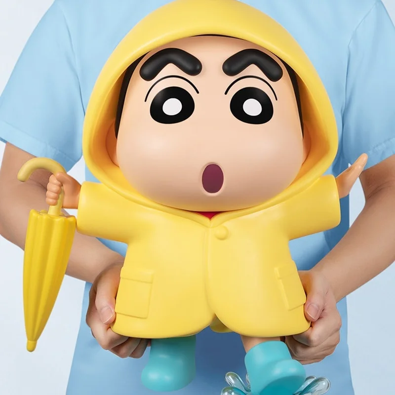 

Забавная супермилая фигурка Шин-чана в дождевике, большая ручная модель аниме-персонажа, украшение для дома, подарок на день рождения