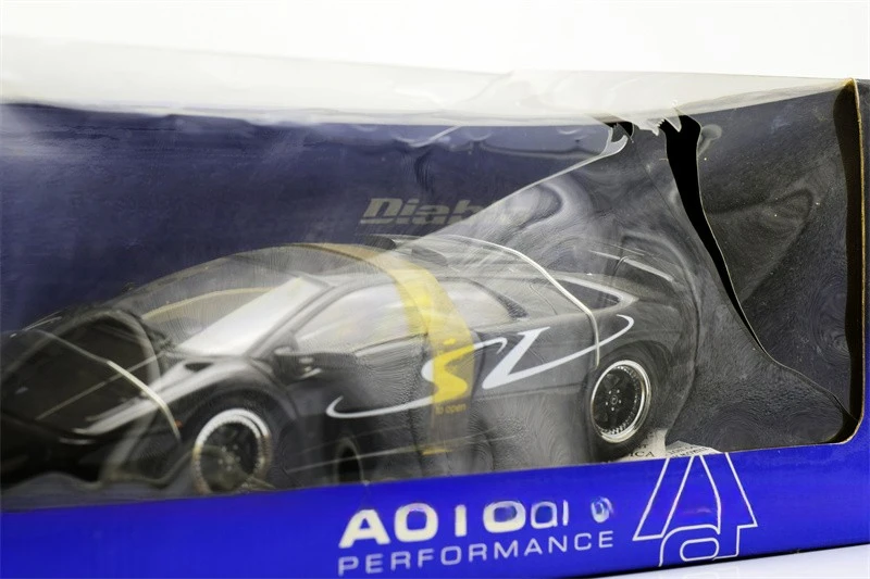 Autoart 1:18 Diablo SV Alloy Fully Open Simulation Limited Edition Alloy Metal Static Car Model Toy Gift