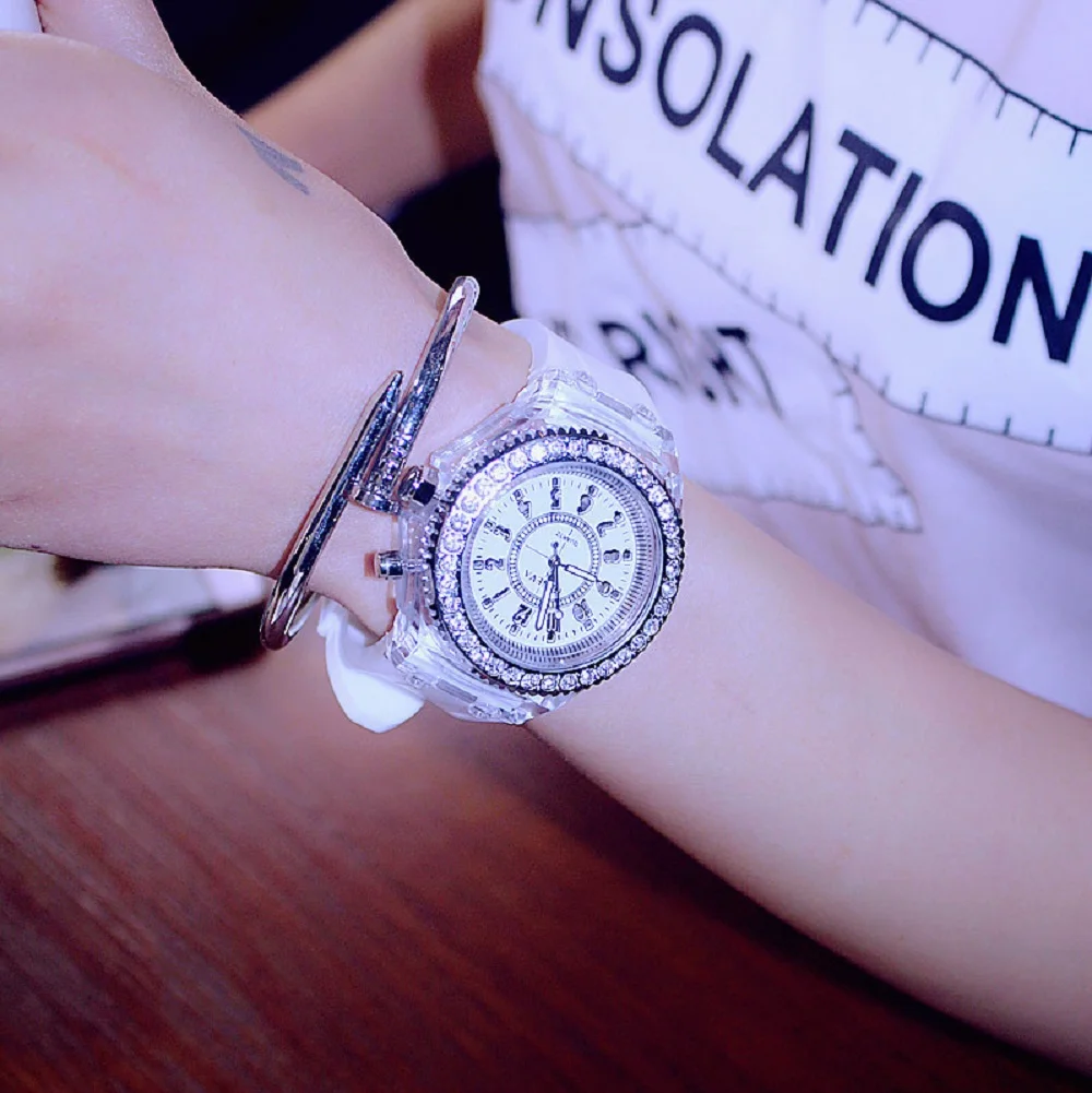 Luminous นาฬิกาตัวชี้ Dial Rhinestone ตกแต่งสไตล์ควอตซ์นาฬิกา Cool นาฬิกาข้อมือสําหรับผู้ชายผู้หญิงนาฬิกา