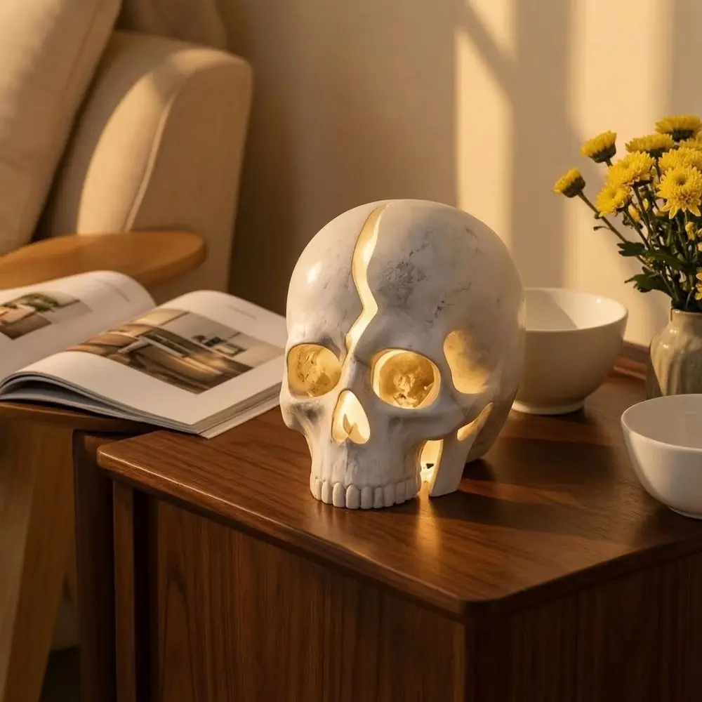 Waterproof Solar Garden Lamp Realistic Skull Shape Fine Texture Details Cracked Skull Light Sturdy Structure Warm Glow