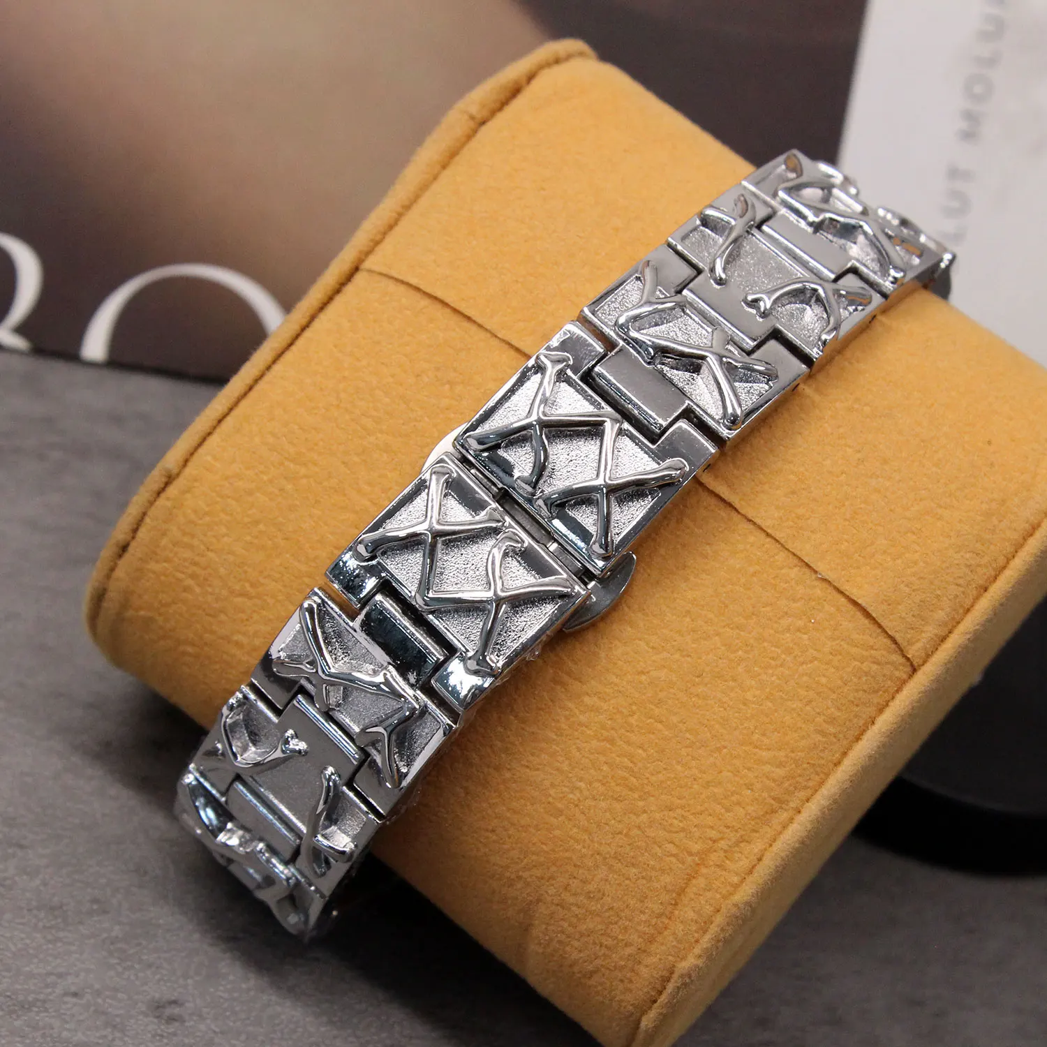 ساعة كرمة الجنس المتضاد الأنيقة على طراز المرمر Y2K ساعات أوروبية أمريكية على شكل خاص ساعات متخصصة متقدمة